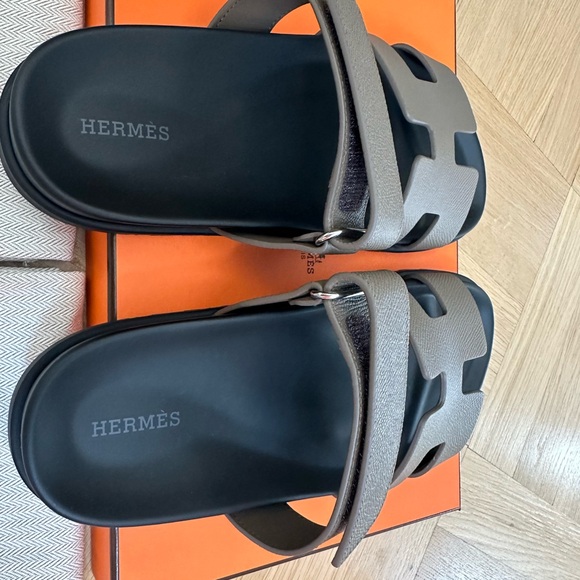 Hermes Chypre sandals in calfskin Women’s size 37 Etoupe - Picture 3 of 8